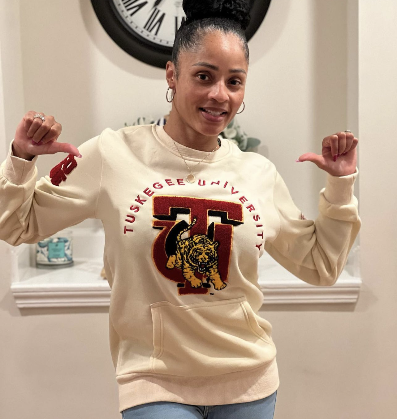 TUSKEGEE | Chenille 23 Cream Tigers Unisex Sweatshirt