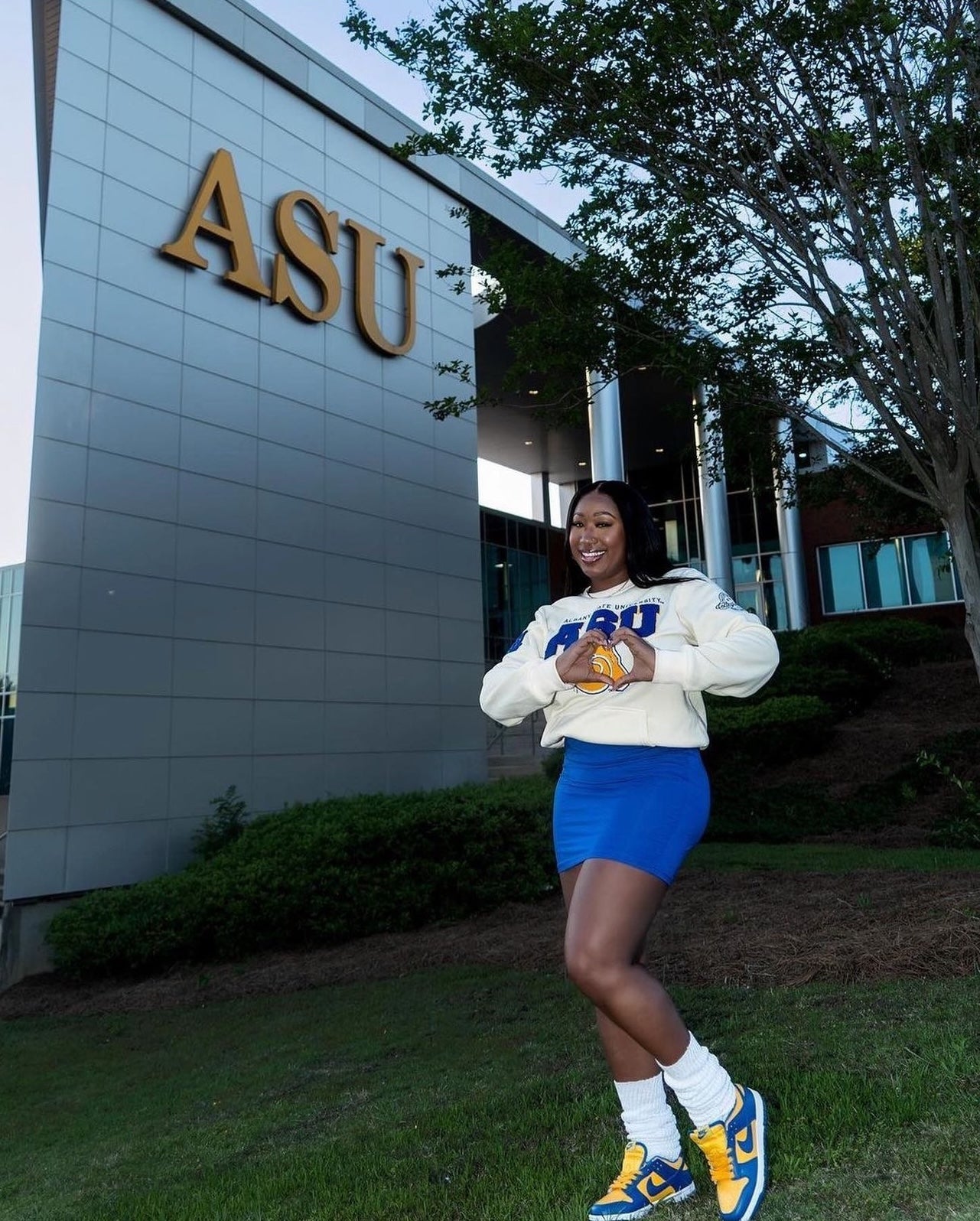 Albany State. | CREAM (Chenille) | Unisex Sweatshirt -aja