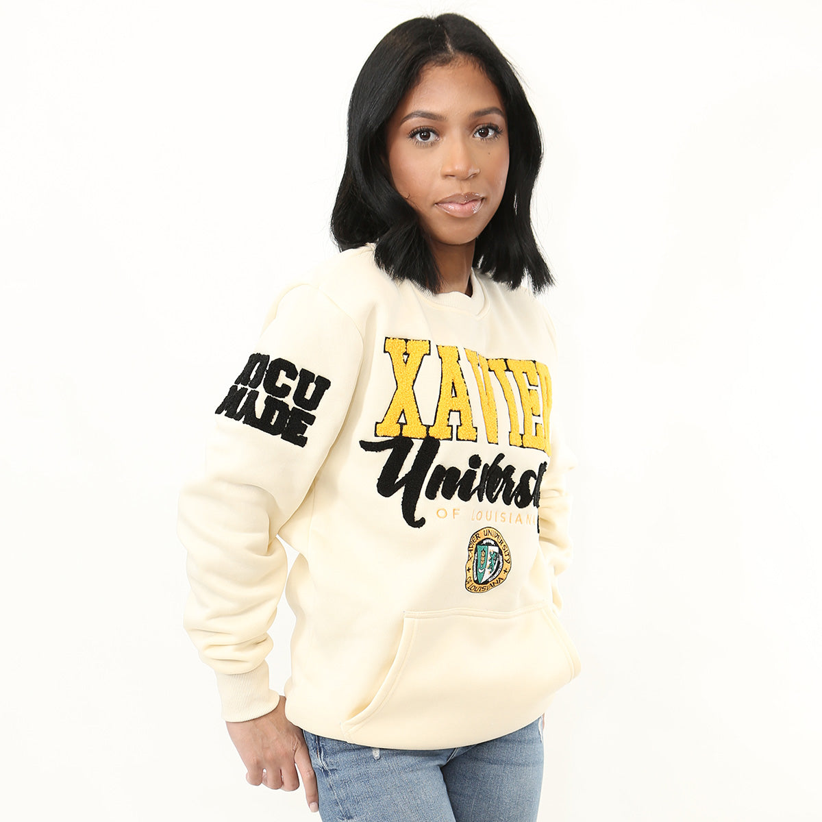 Xavier CREAM (Chenille) | UNISEX SWEATSHIRT (a